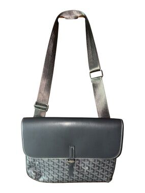 Men's Crossbody Messenger Bag in Dark Gray